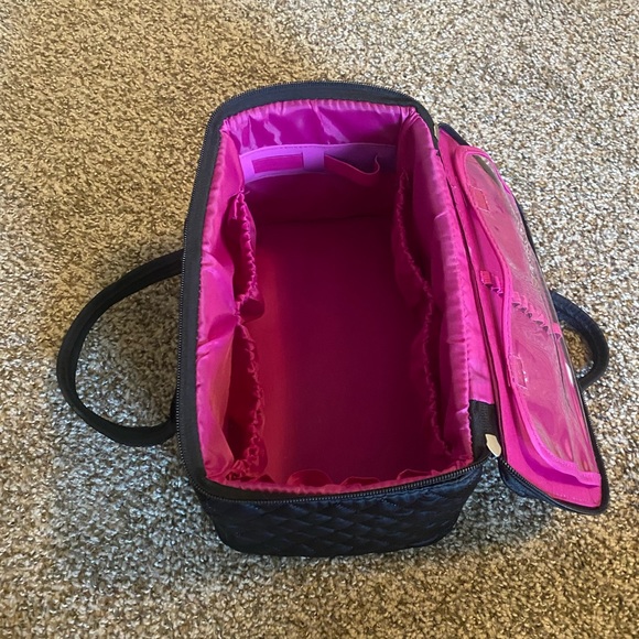 Caboodle Great make up bag  lightly used - Picture 2 of 4